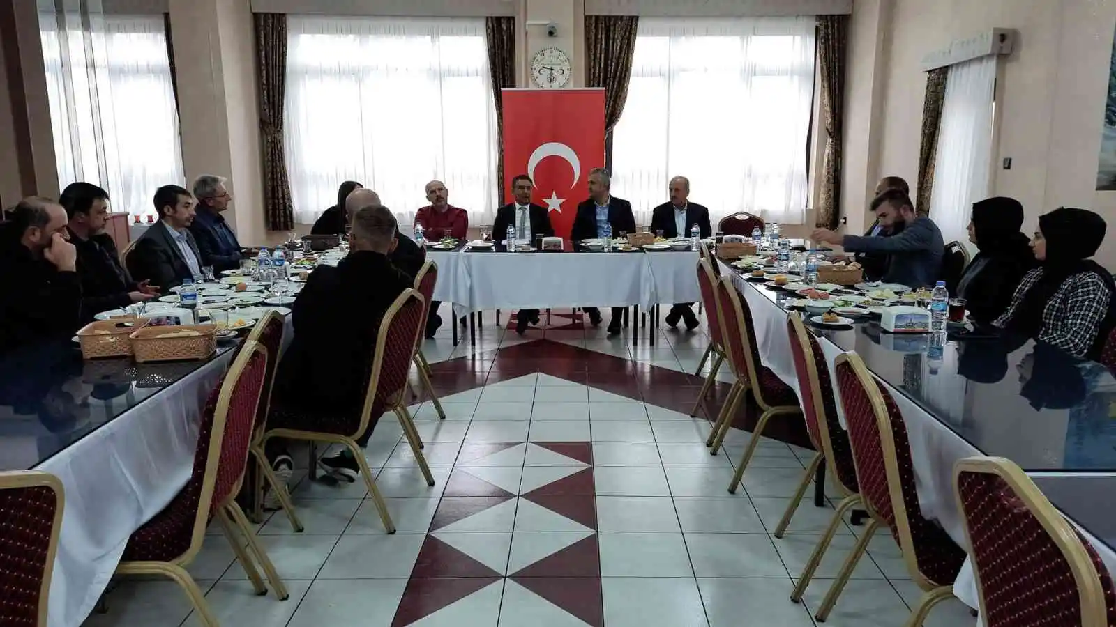İl Milli Eğitim Müdürü Güney, basın mensuplarıyla bir araya geldi