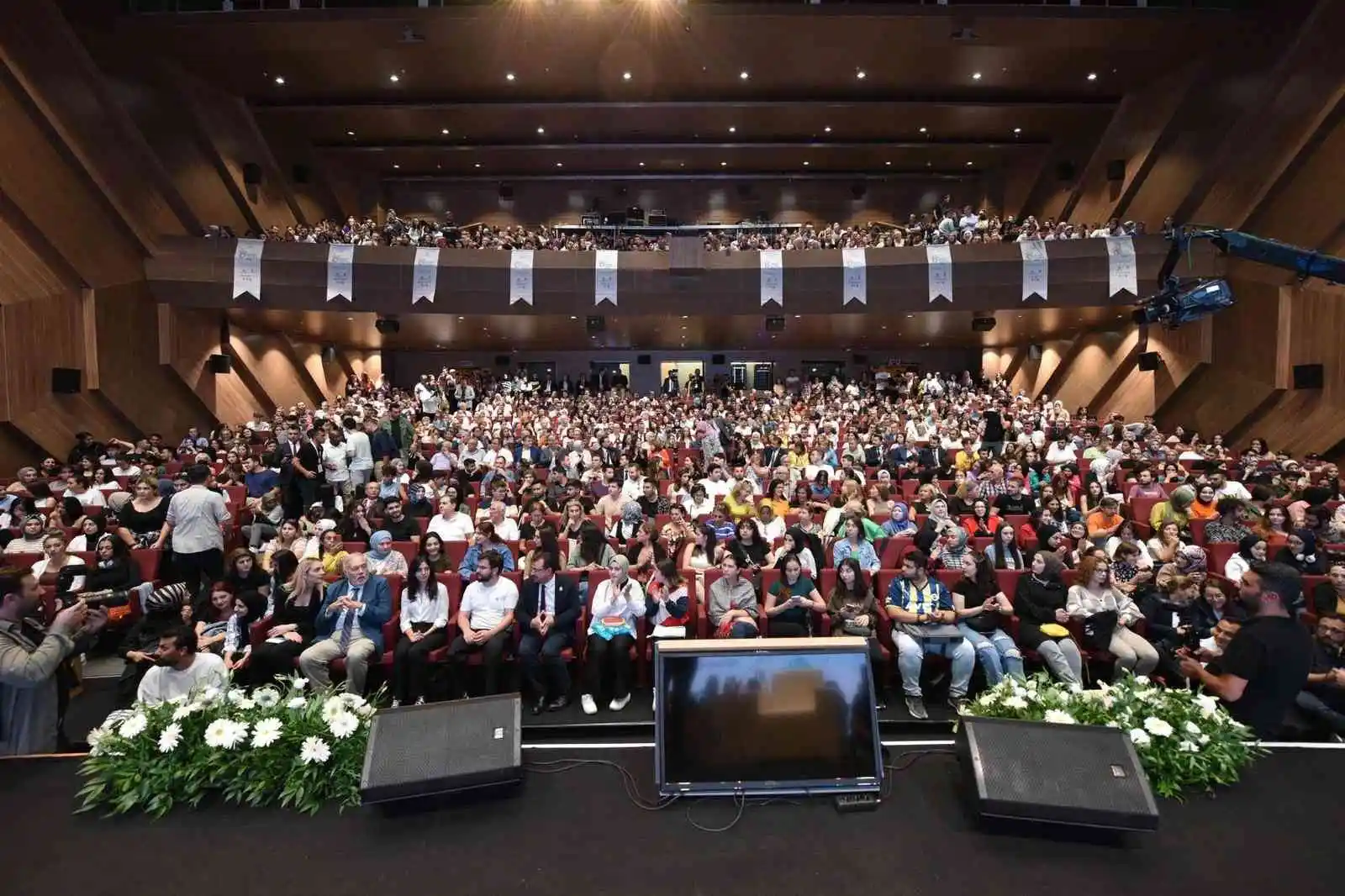 İlber Ortaylı, Balıkesir’de şehir ve insan ilişkisini anlattı