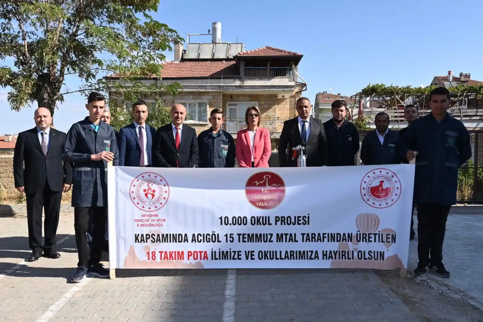 İlk basketi Vali Becel attı
