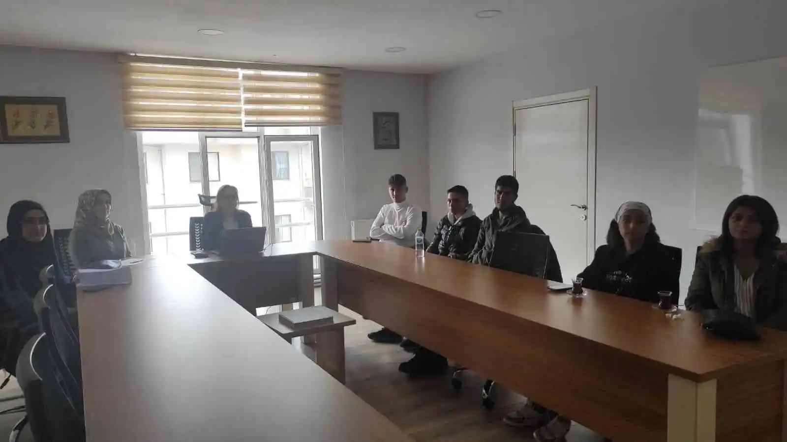 İstihdam atamaları yapılan gençlere seminer