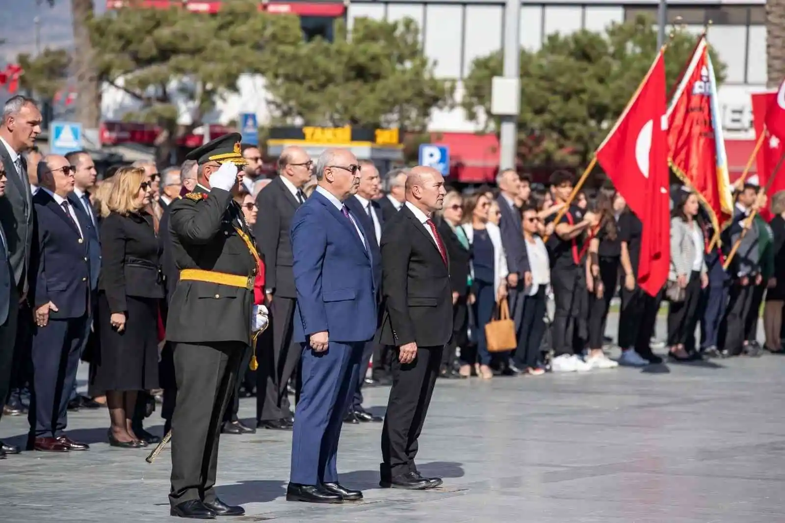 İzmir’de Cumhuriyet Bayramı kutlamaları başladı
