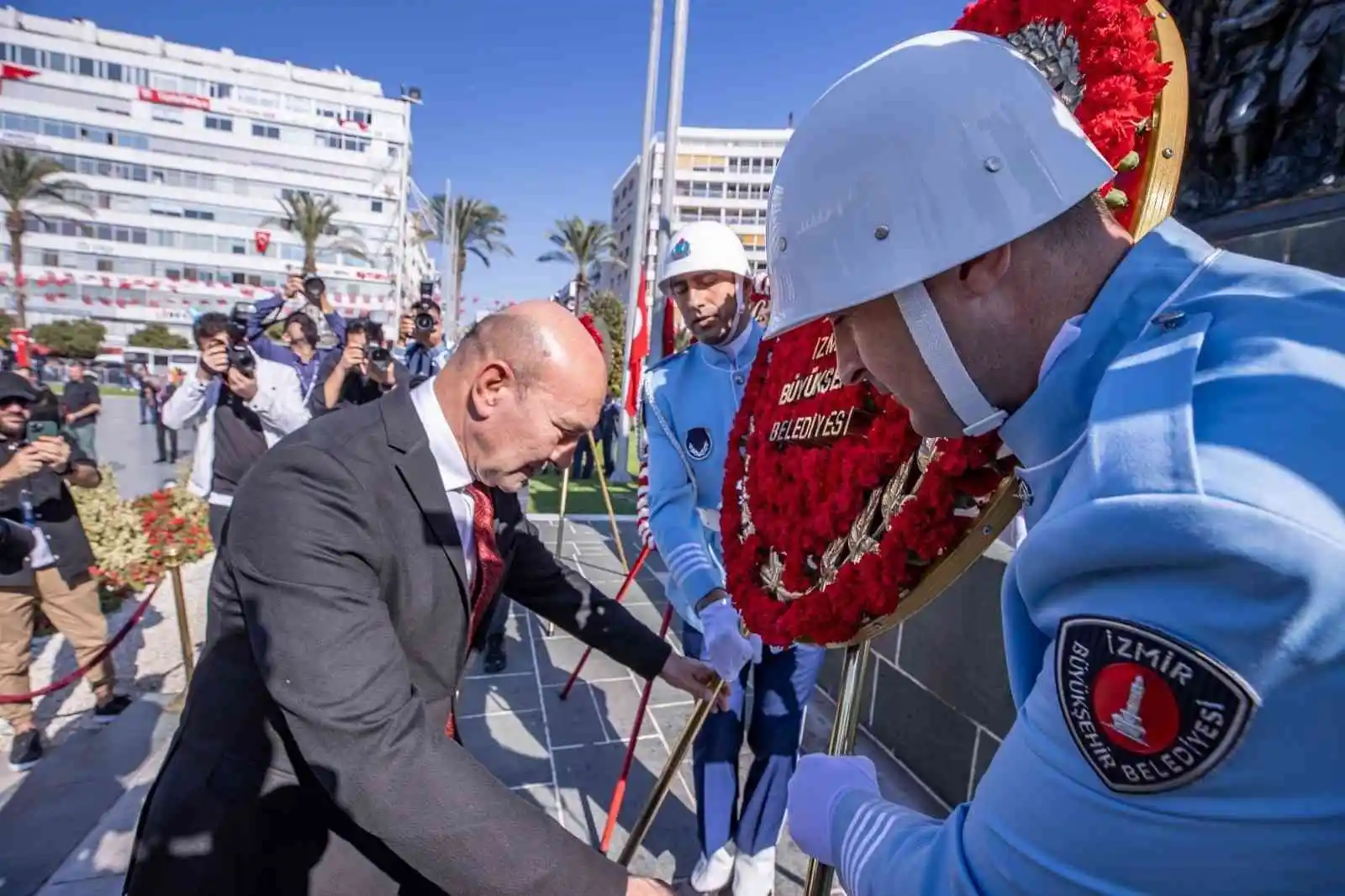 İzmir’de Cumhuriyet Bayramı kutlamaları başladı
