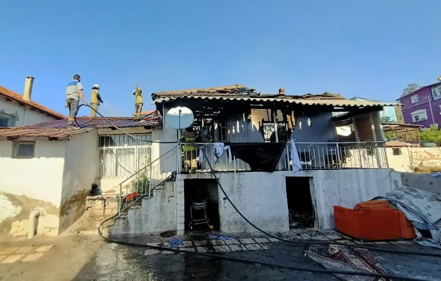 İzmir'de evde çıkan yangında 3 yaşındaki çocuk hayatını kaybetti