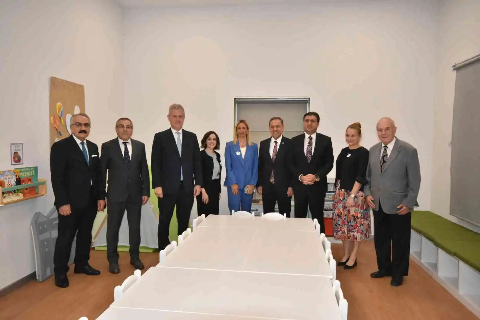 İzmir’in ilk “akademik” anaokulu açıldı