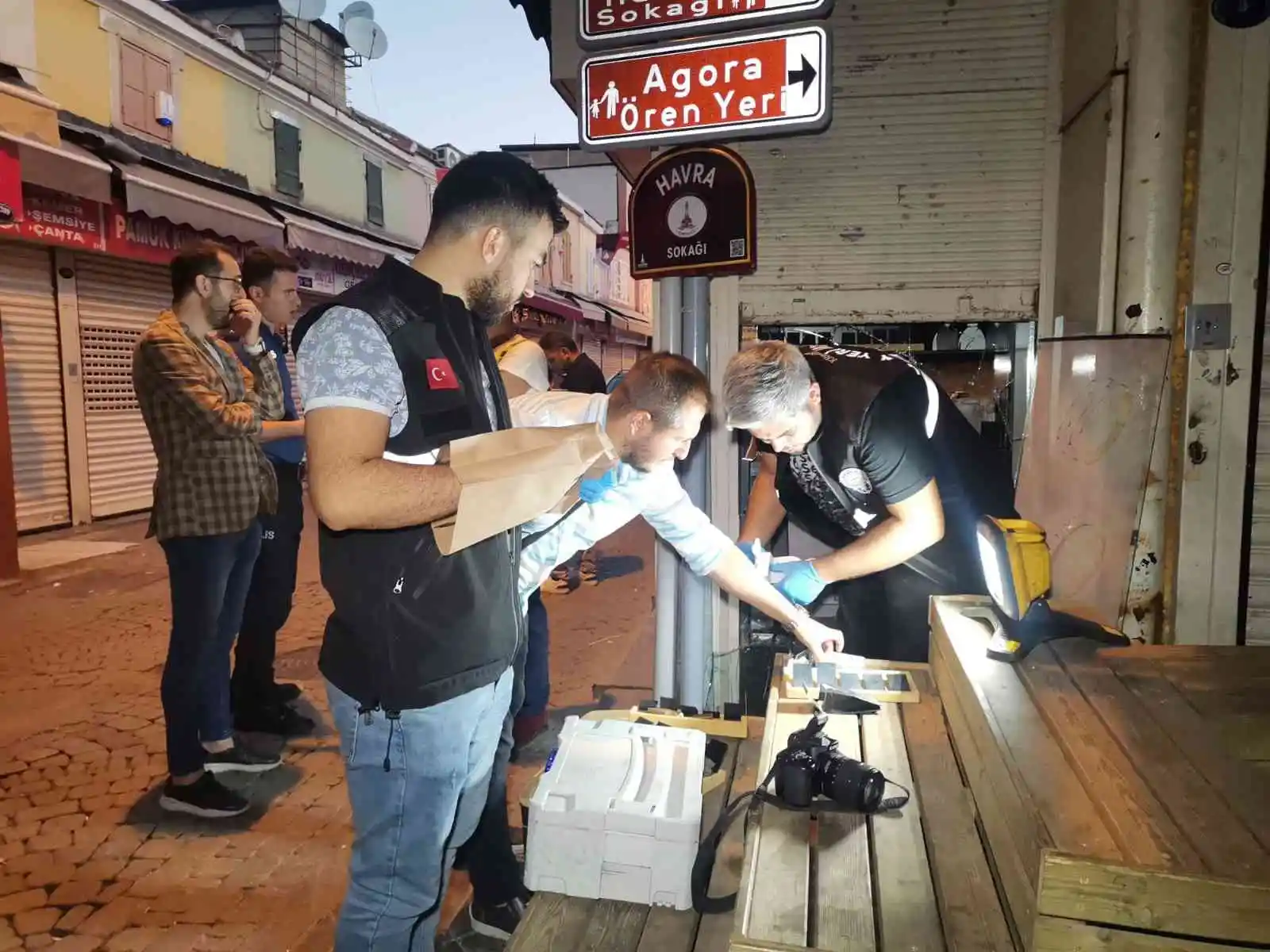 İzmir Kemeraltı Çarşısı'nda kuyumcu soygunu