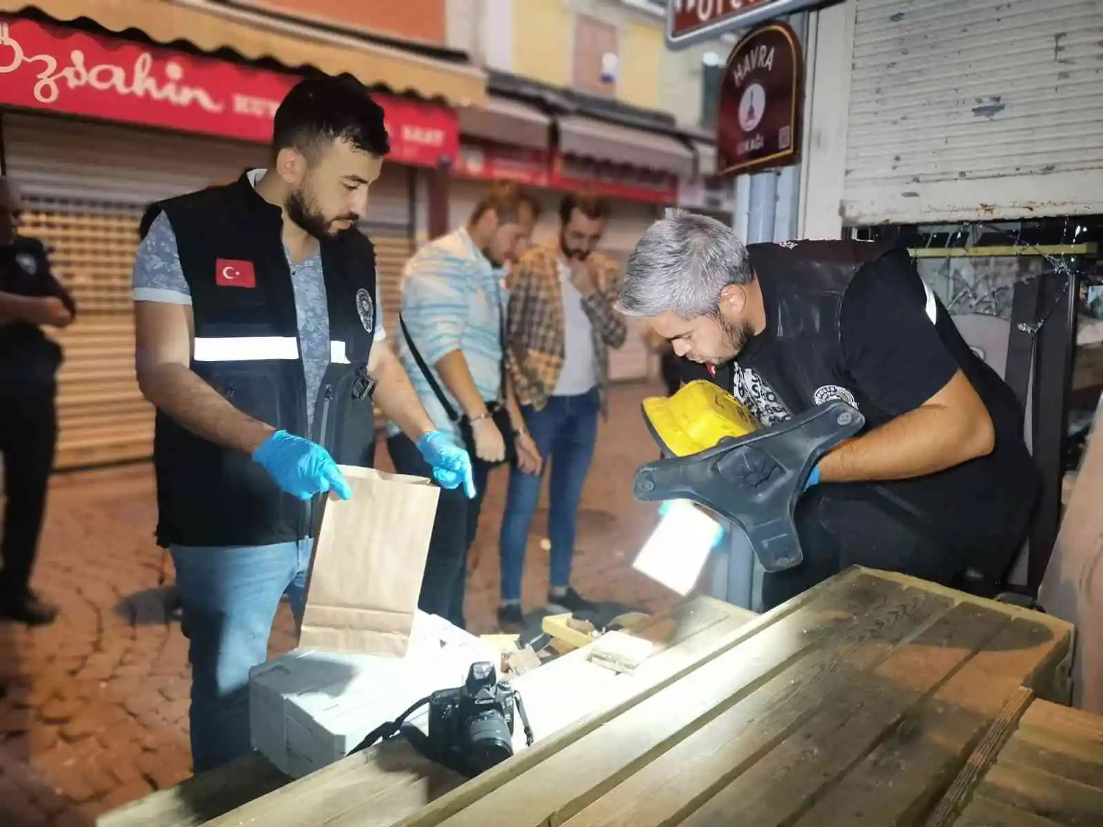 İzmir Kemeraltı Çarşısı’nda kuyumcu soygunu