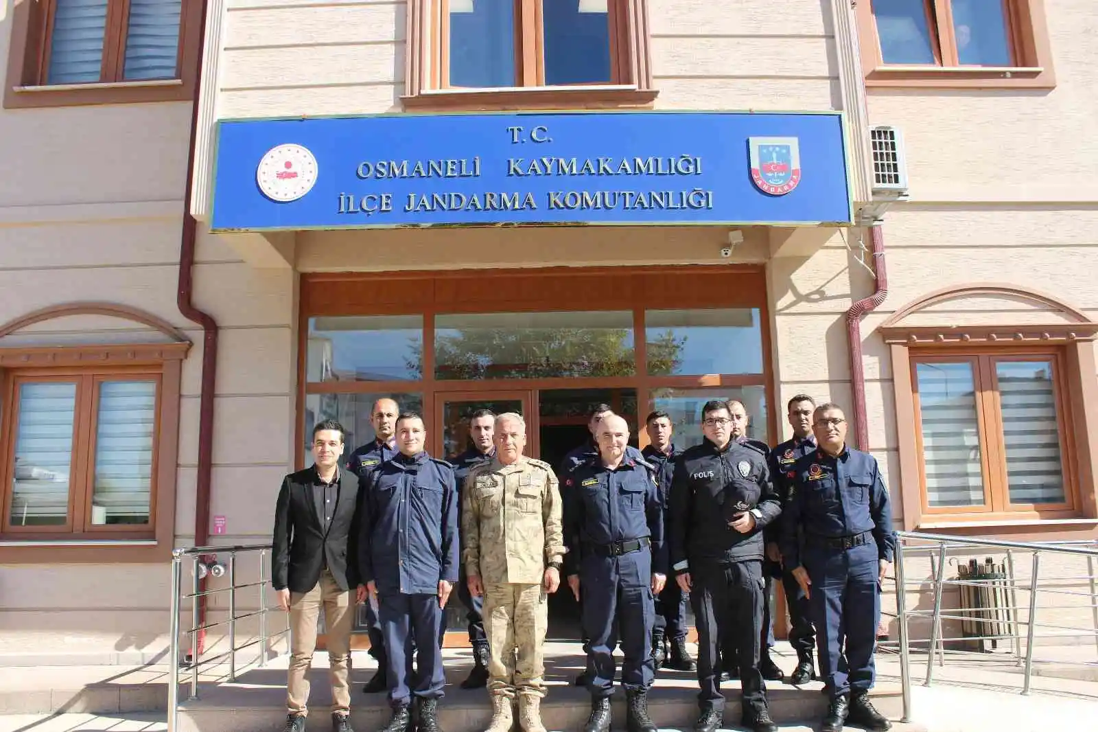 Jandarma Denetleme ve Değerlendirme Başkanı Tümgeneral Okyar’dan jandarmaya ziyaret