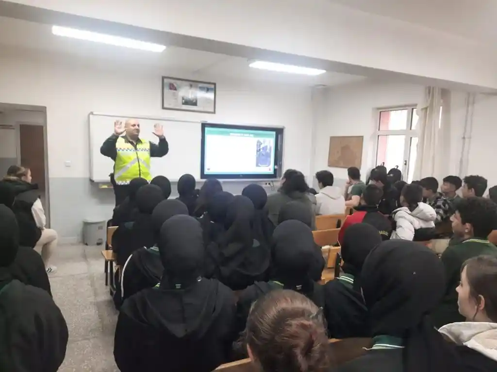 Jandarma ve polis ekiplerinden ortak trafik eğitimi