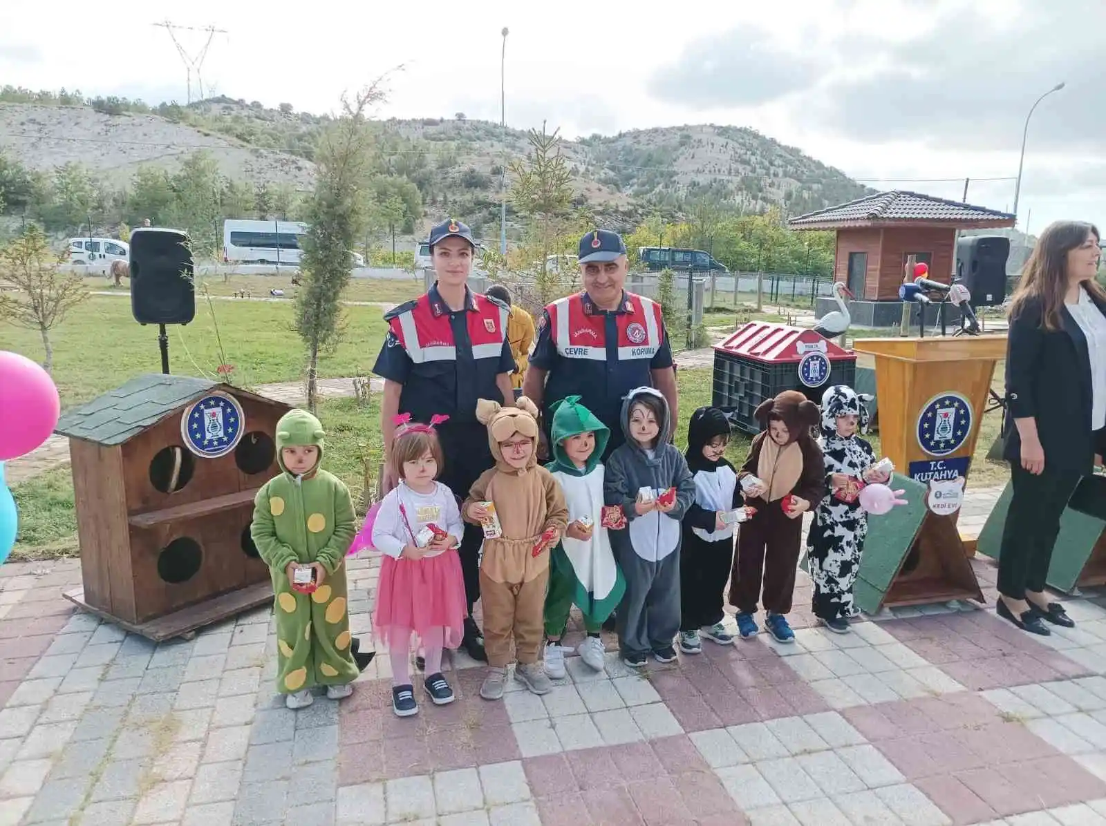 Jandarmadan Hayvanları Koruma Günü standı, “HAYDİ” Uygulaması tanıtımı