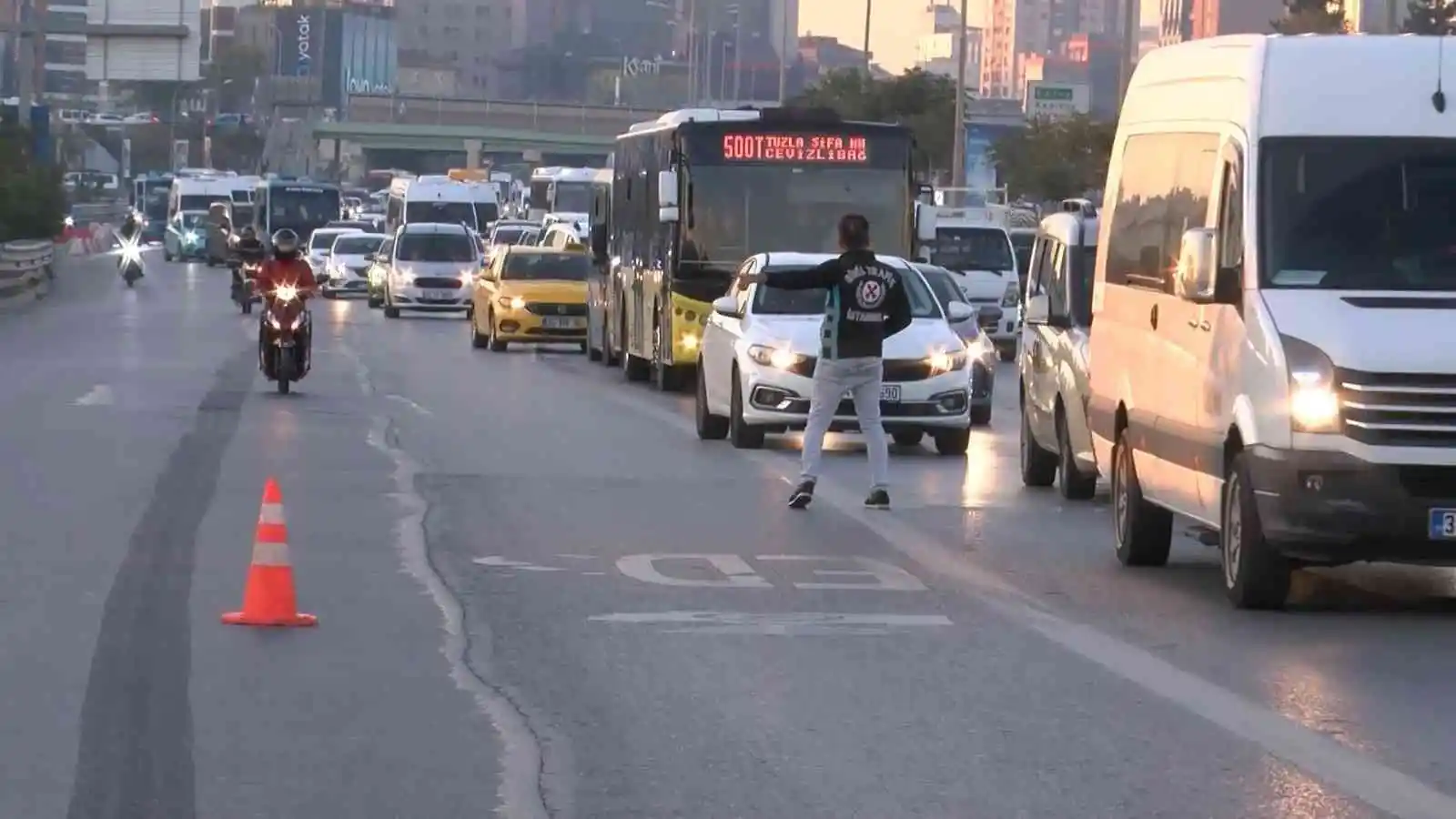 Kadıköy'de usulsüz çakar ve siren denetimi
