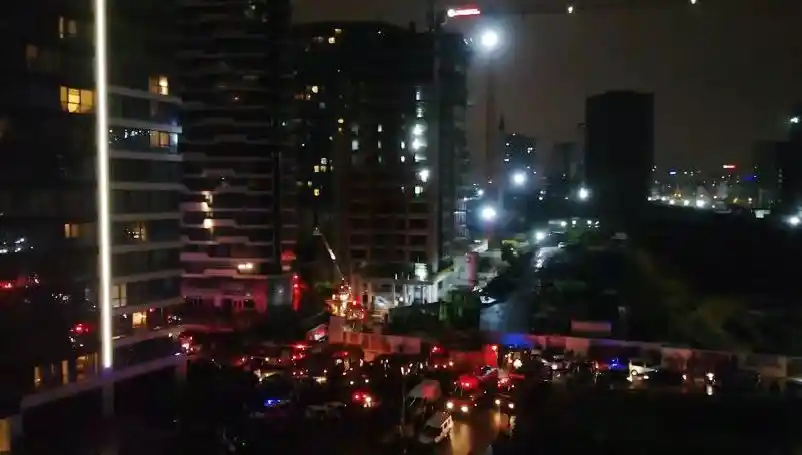 Kadıköy’de yanan 24 katlı rezidans havadan görüntülendi