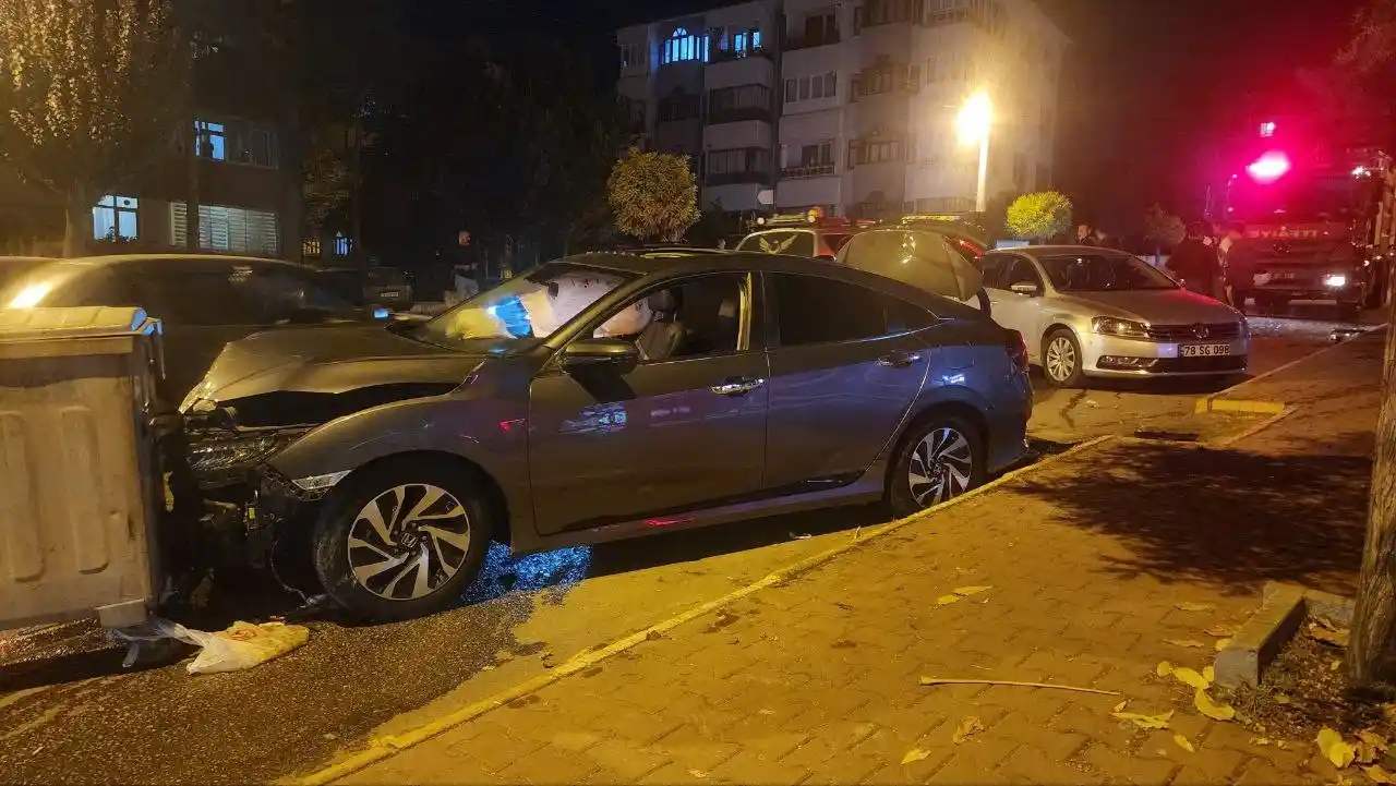 Karabük'te iki otomobil çarpıştı: 2 yaralı
