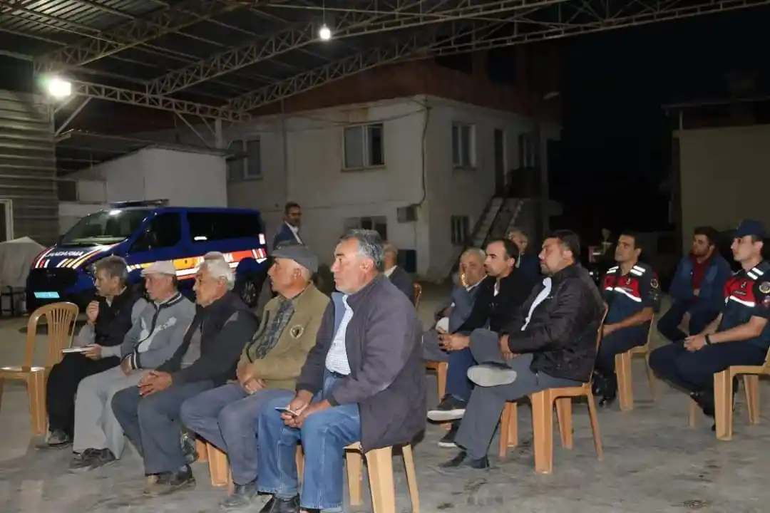 Karacasu’da vatandaşlara yönelik bilgilendirme çalışmaları sürüyor