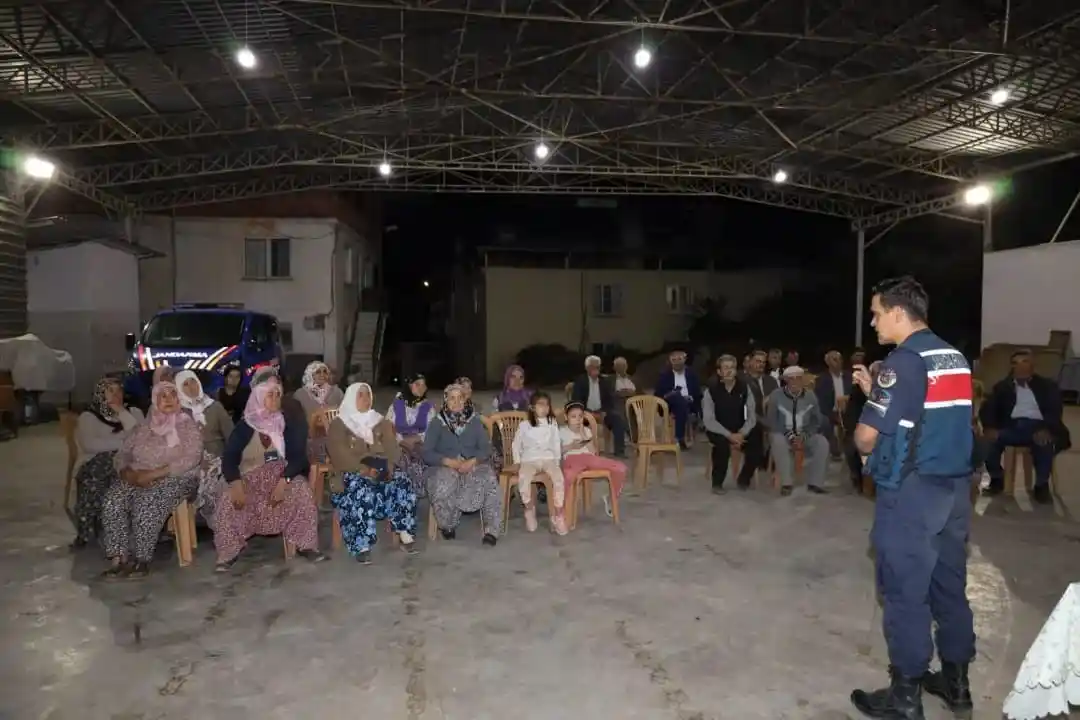 Karacasu’da vatandaşlara yönelik bilgilendirme çalışmaları sürüyor
