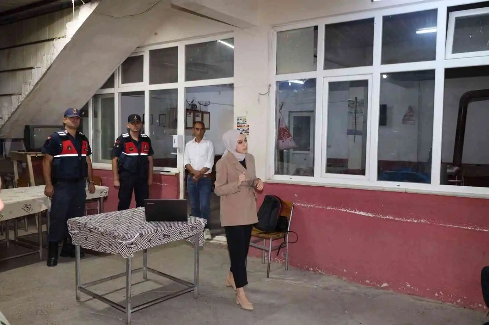Karacasulu vatandaşlar erken yaşta evlilik ve kadına yönelik şiddete karşı bilgilendirildi