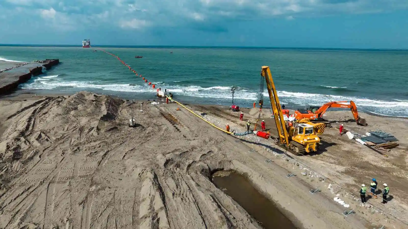 Karadeniz Gazı’nı karaya çıkartma çalışmalarında Sakarya Gaz Sahası’nda bir gün
