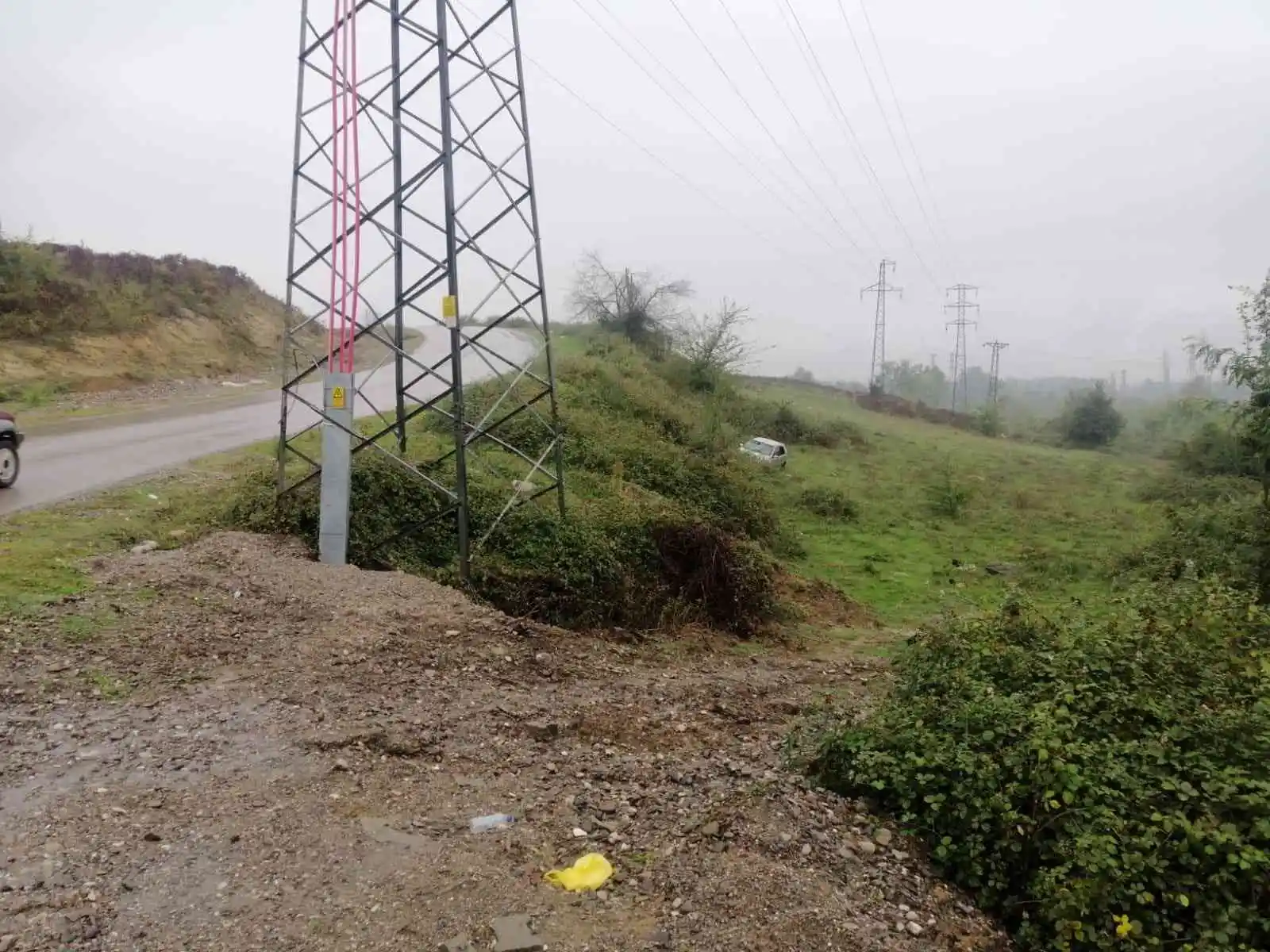 Kayan araç takla atarak çalılık yere düştü: 4’ü çocuk 6 kişi yaralı
