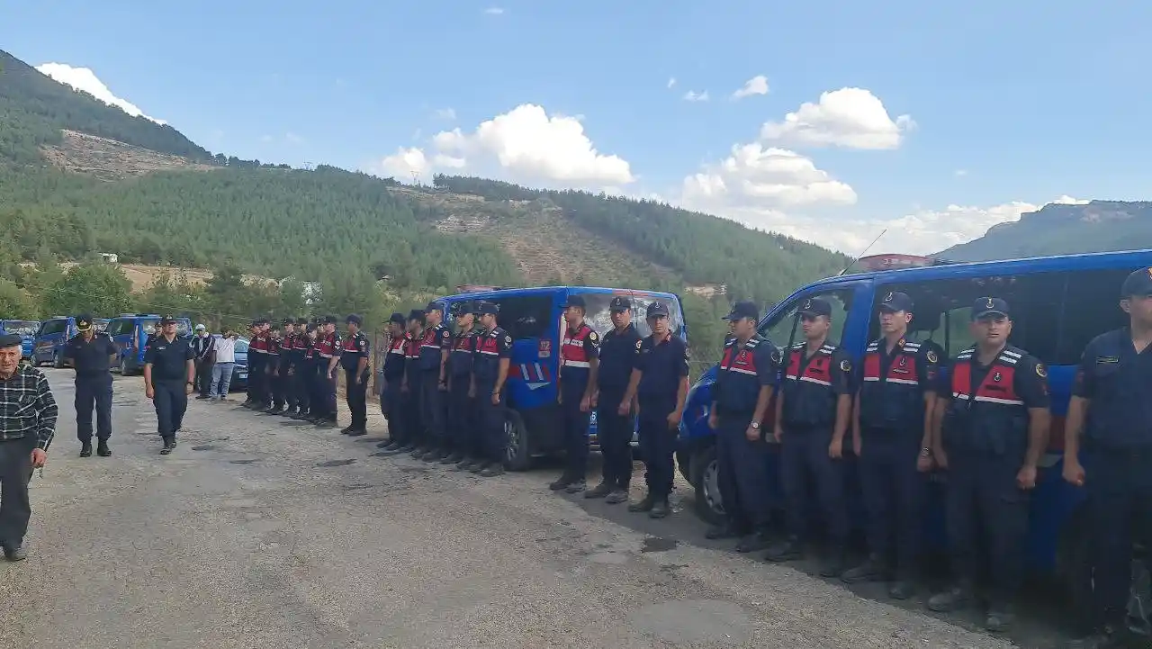 Kaybolan şizofreni hastası yaşlı adam için jandarma teyakkuza geçti
