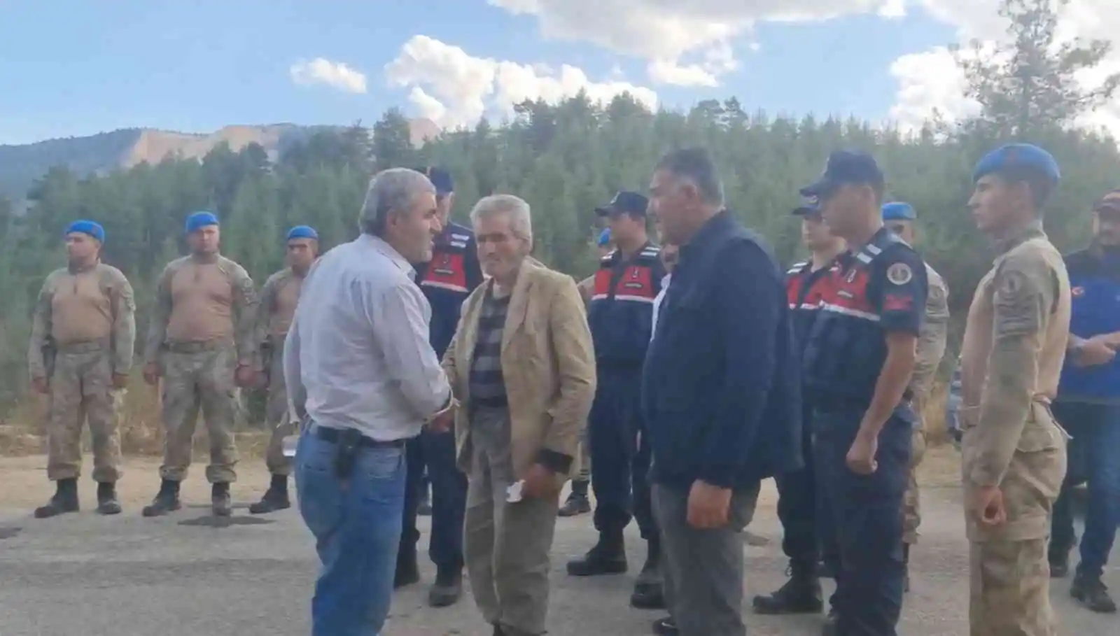 Kaybolan şizofreni hastası yaşlı adam için jandarma teyakkuza geçti
