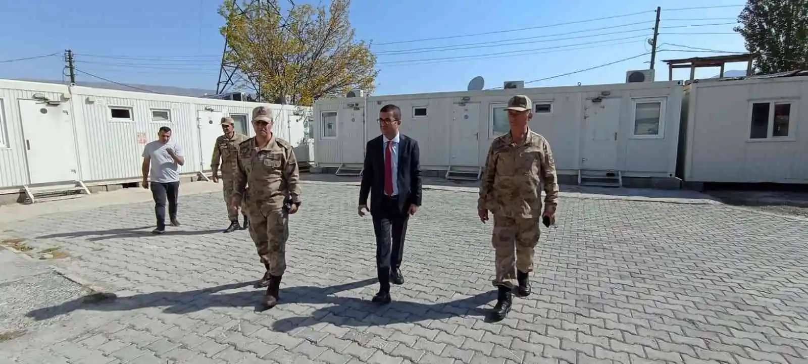 Kaymakam Daştan, üs bölgesinde