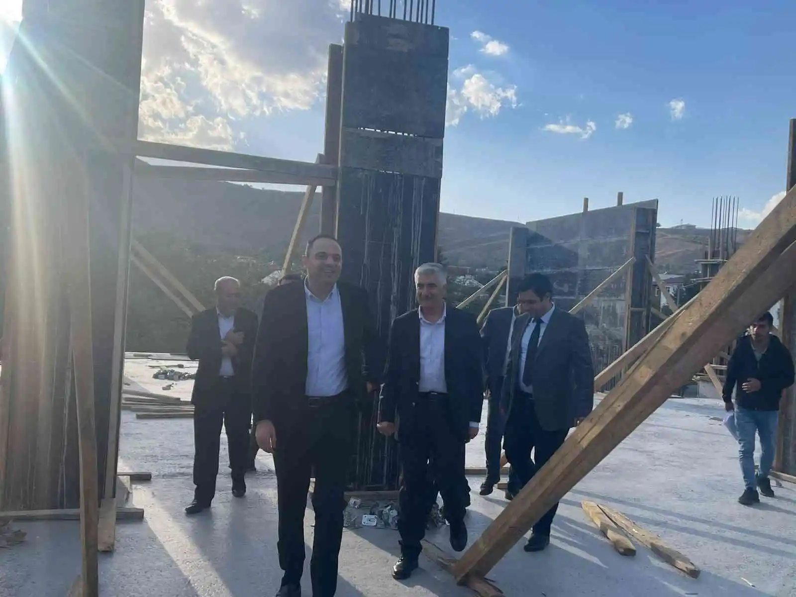 Kaymakam Demir, hükümet konağı inşaatında incelemelerde bulundu