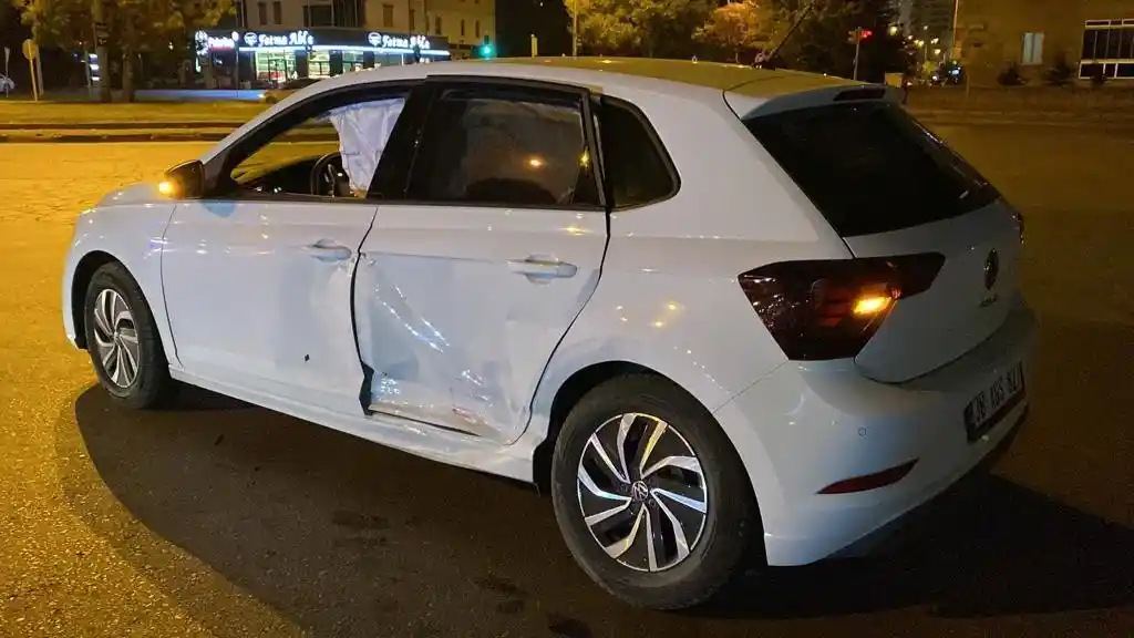 Kayseri’de 2 otomobil çarpıştı: 1 yaralı