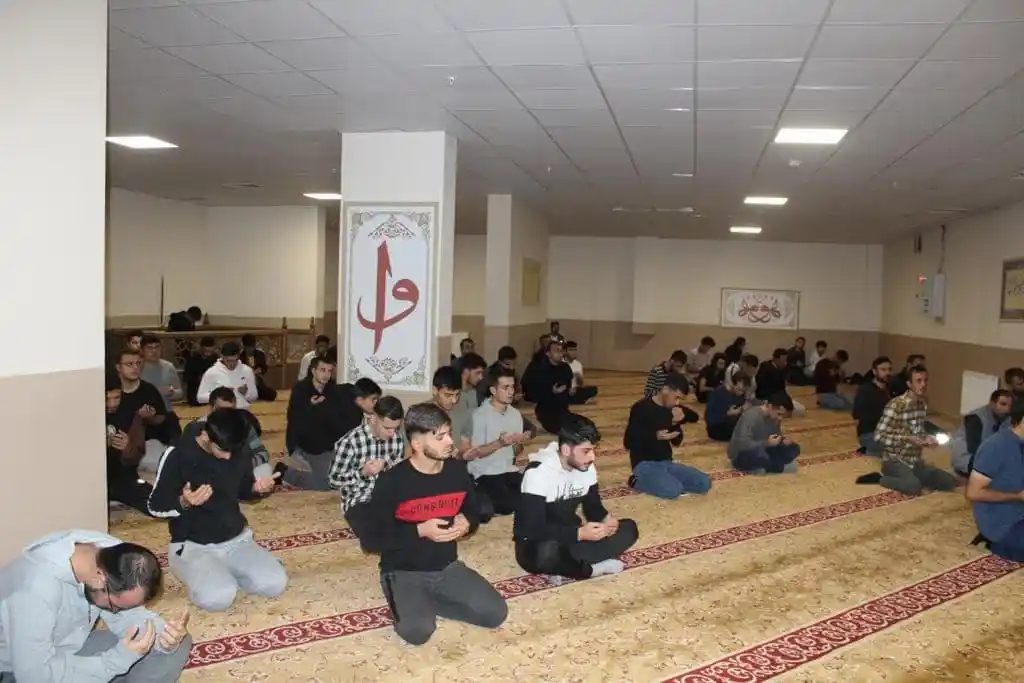 Kazada ölen üniversite öğrencisi hatim ve dualarla anıldı