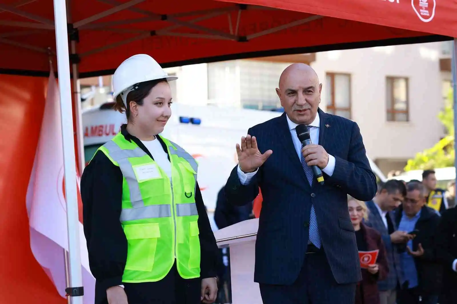 Keçiören'de Atapark Mahallesi aile sağlığı merkezi ve mahalle konağının temelleri atıldı