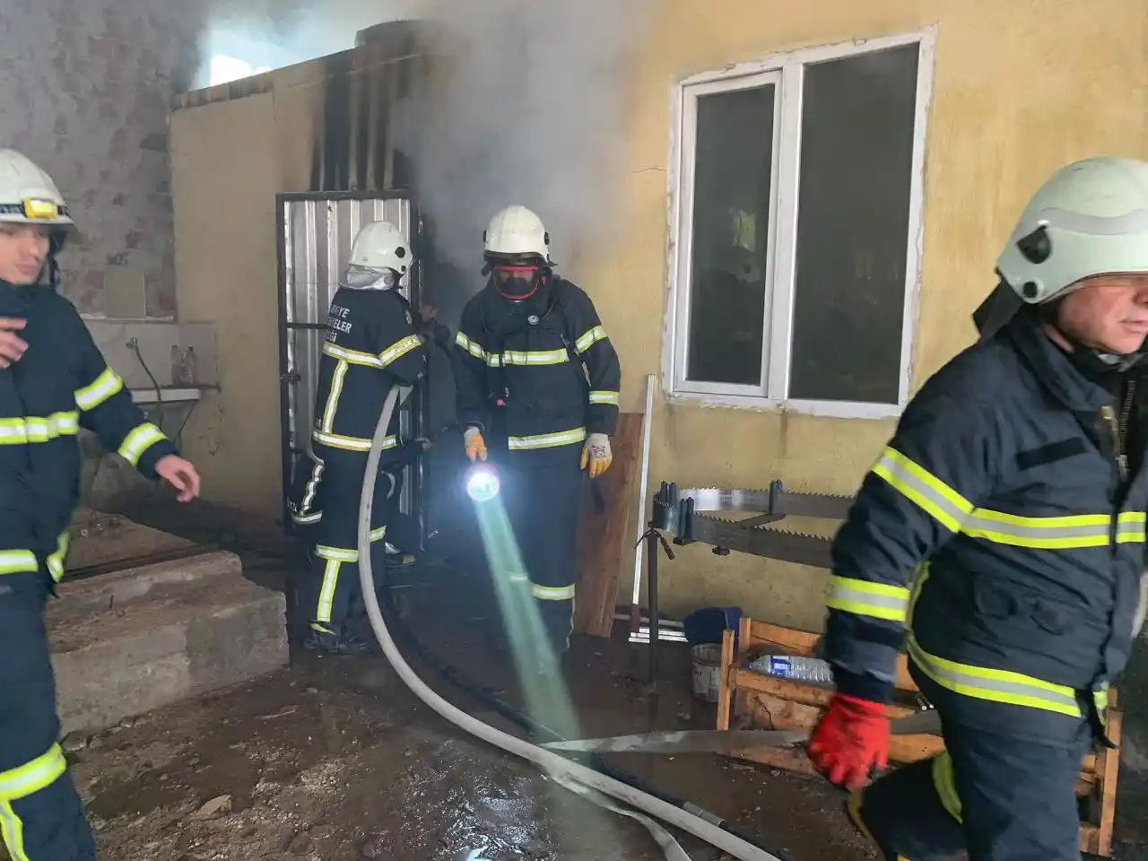 Kereste fabrikasında yangın