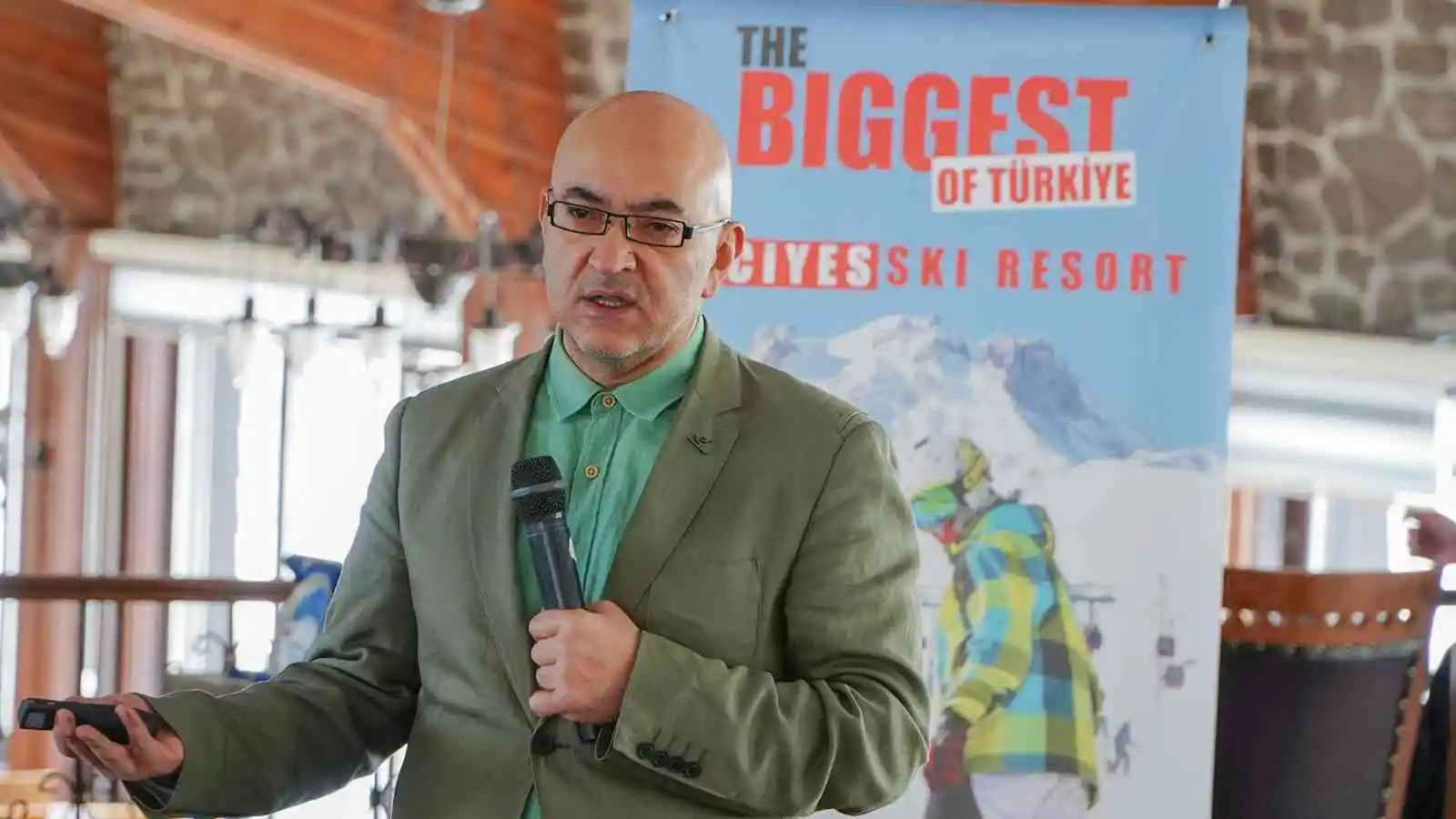 Kıbrıslı turizmcilerden Erciyes’e çıkarma