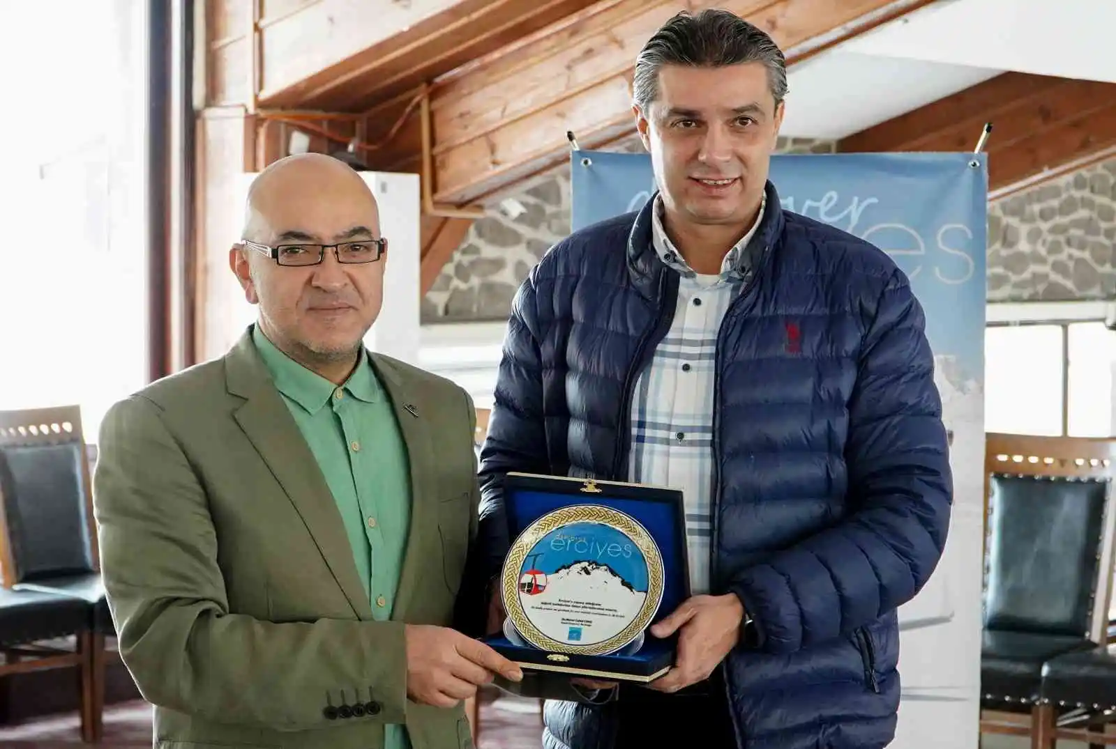Kıbrıslı turizmcilerden Erciyes’e çıkarma