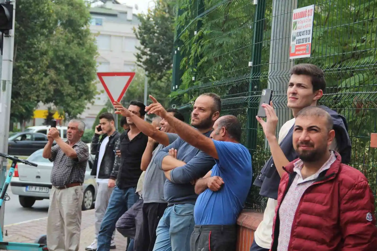 “Kimseye arkamızı dönemiyoruz” deyip herkese arkasını dönerek intihara teşebbüs etti