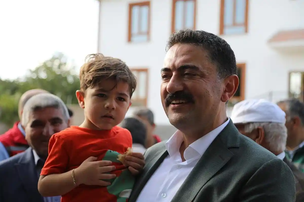 Kırıkkale Valisi Tekbıyıkoğlu, köylerde vatandaşlarla buluştu
