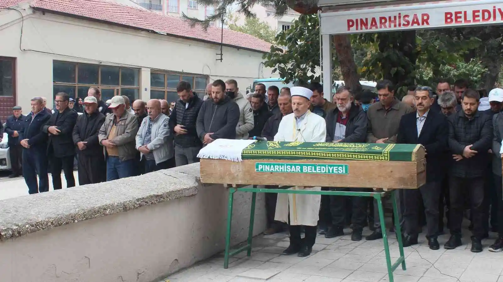 Kırklareli’nde ormanlık alanda ölü bulunan iki arkadaş toprağa verildi
