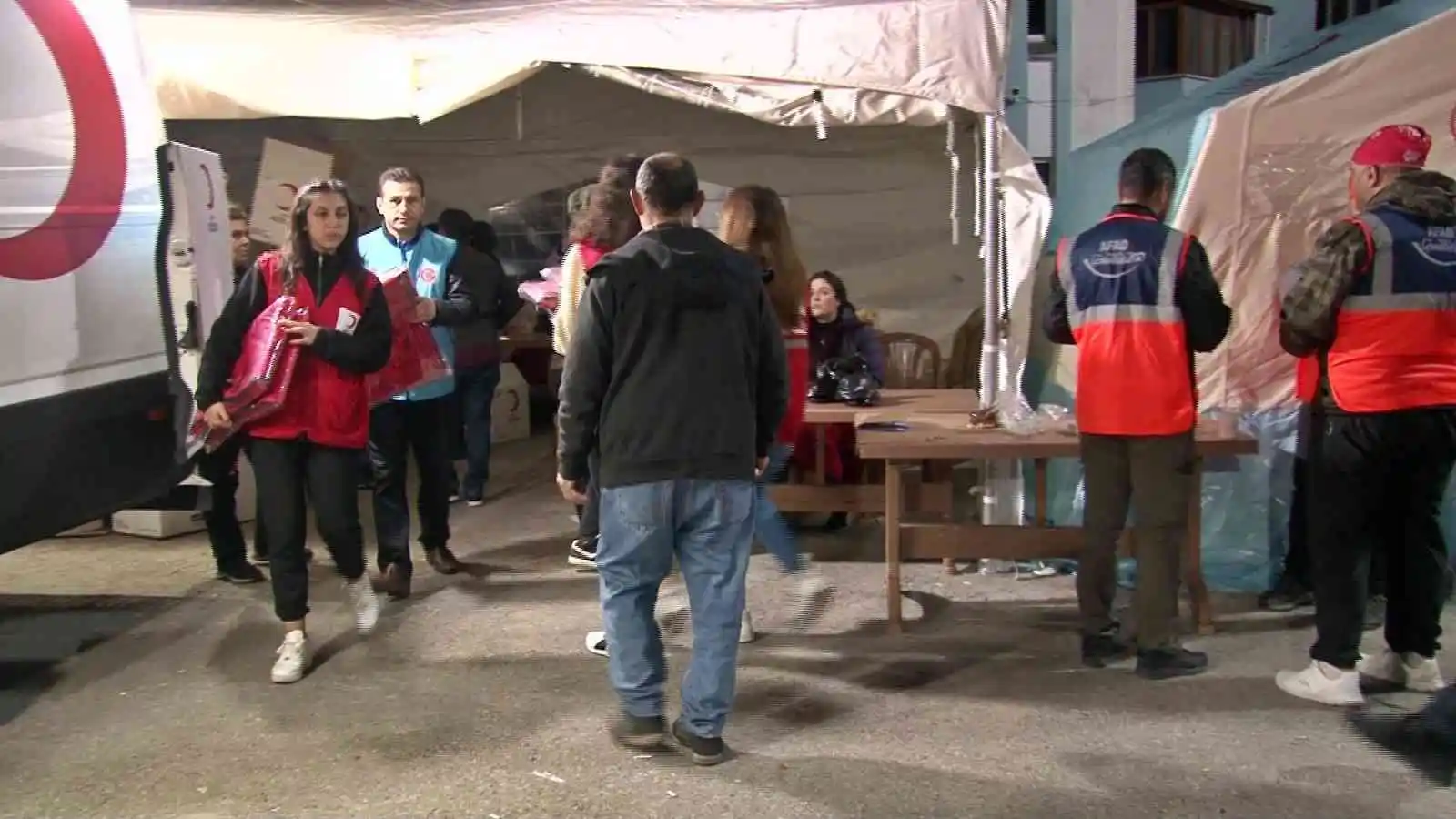 Kızılay, Madenci yakınlarına battaniye dağıttı