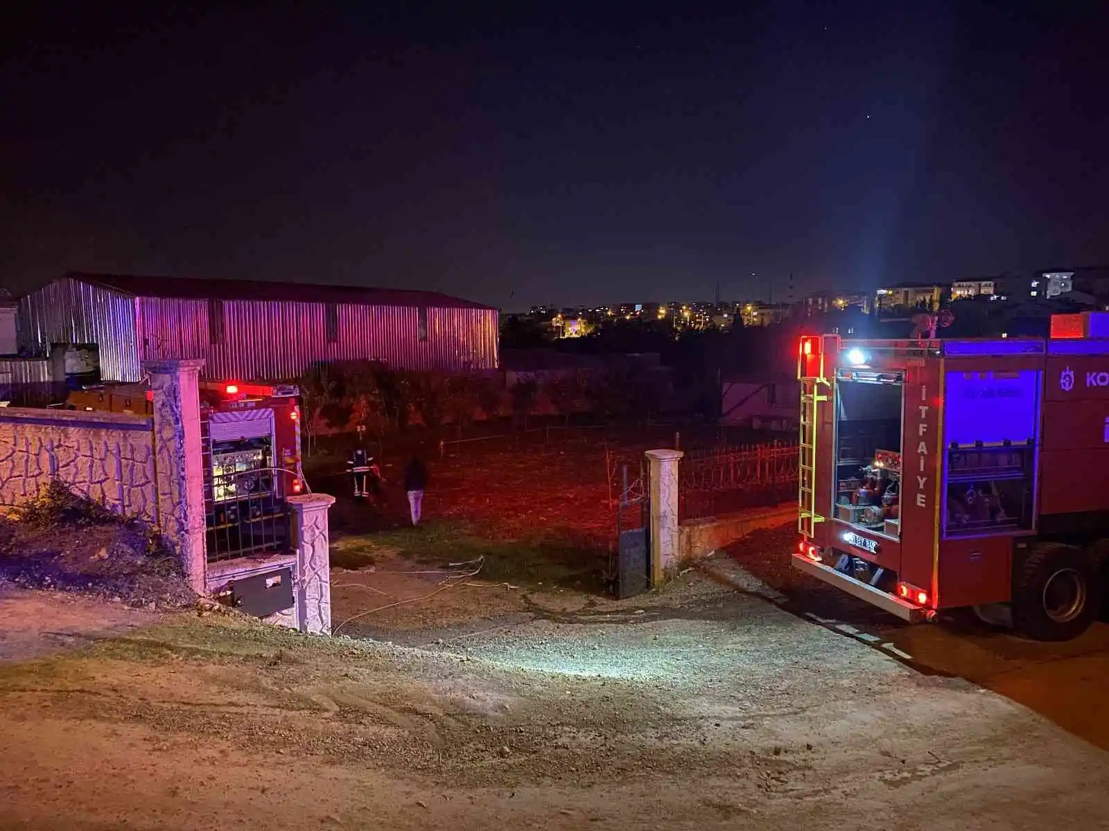 Kocaeli'de fabrika yangını korkuttu