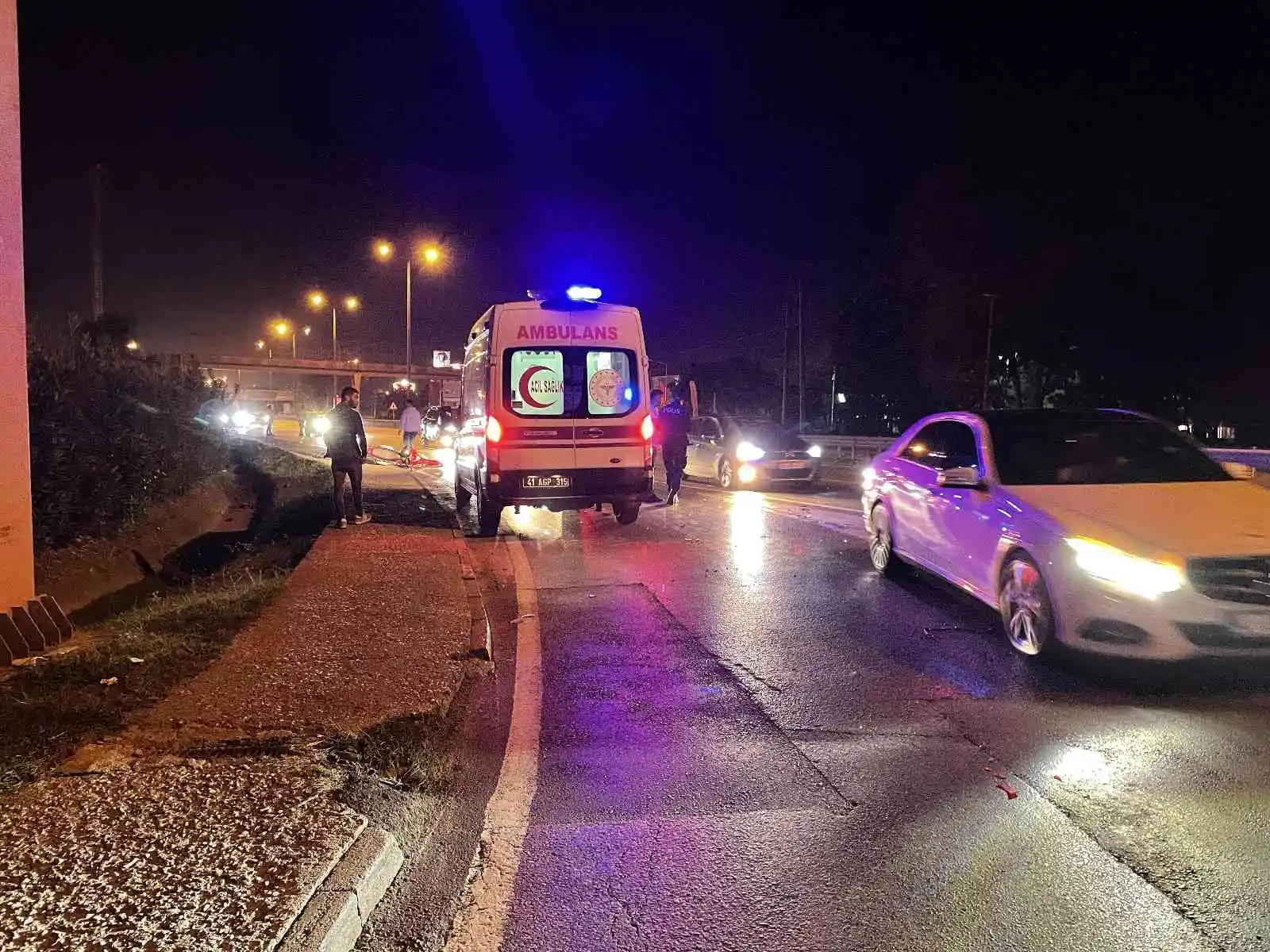 Kocaeli’de zincirleme trafik kazası: 2 yaralı
