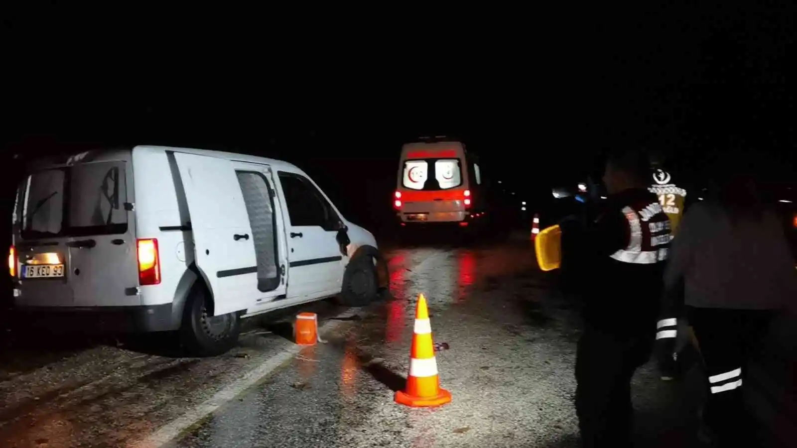 Kontolden çıkan araç yamaca çarpıp 40 metre sürüklendi: 1 ölü