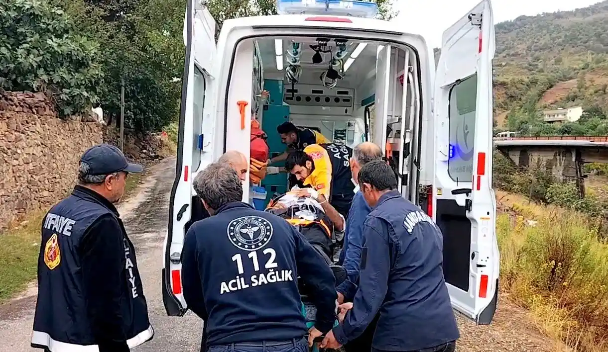 Kontrolden çıkan minibüs şarampole düştü: 2 ağır yaralı