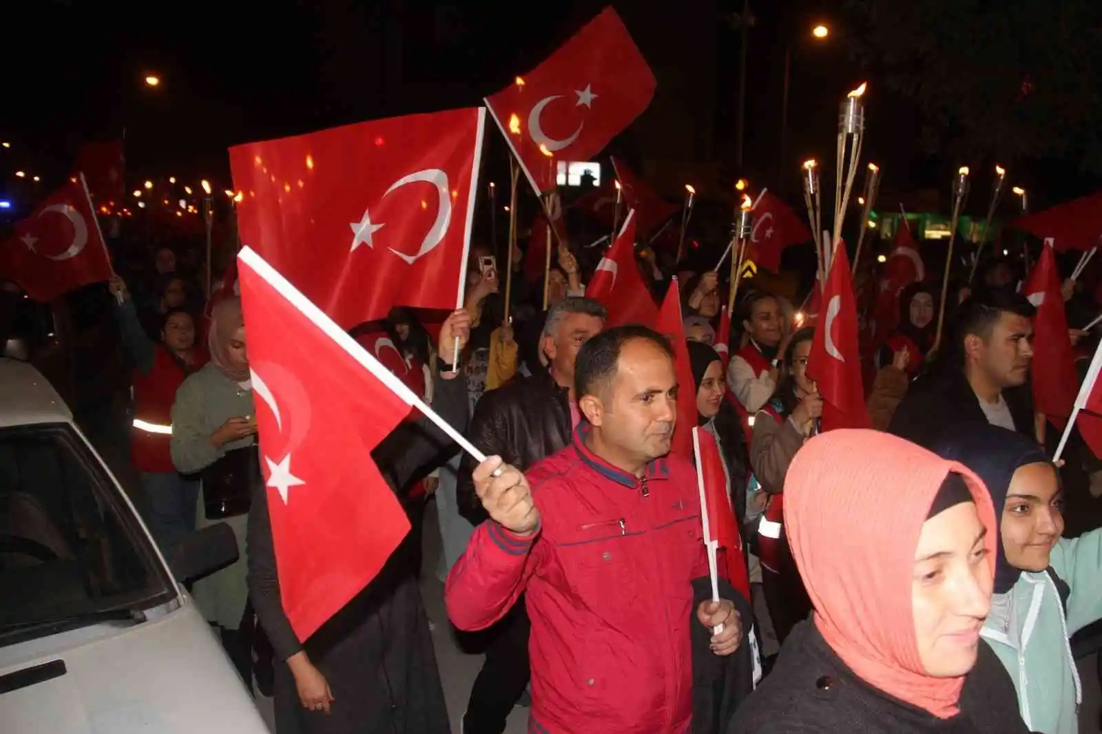 Konya’da fener alayı coşkusu
