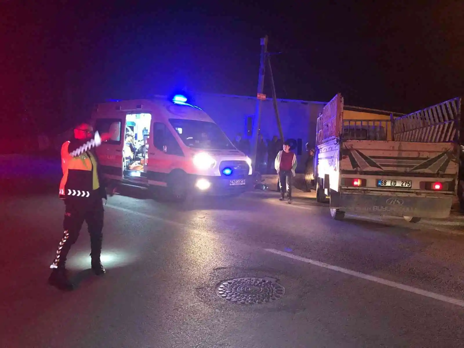 Konya’da kamyonet ile motosiklet çarpıştı: 2 yaralı