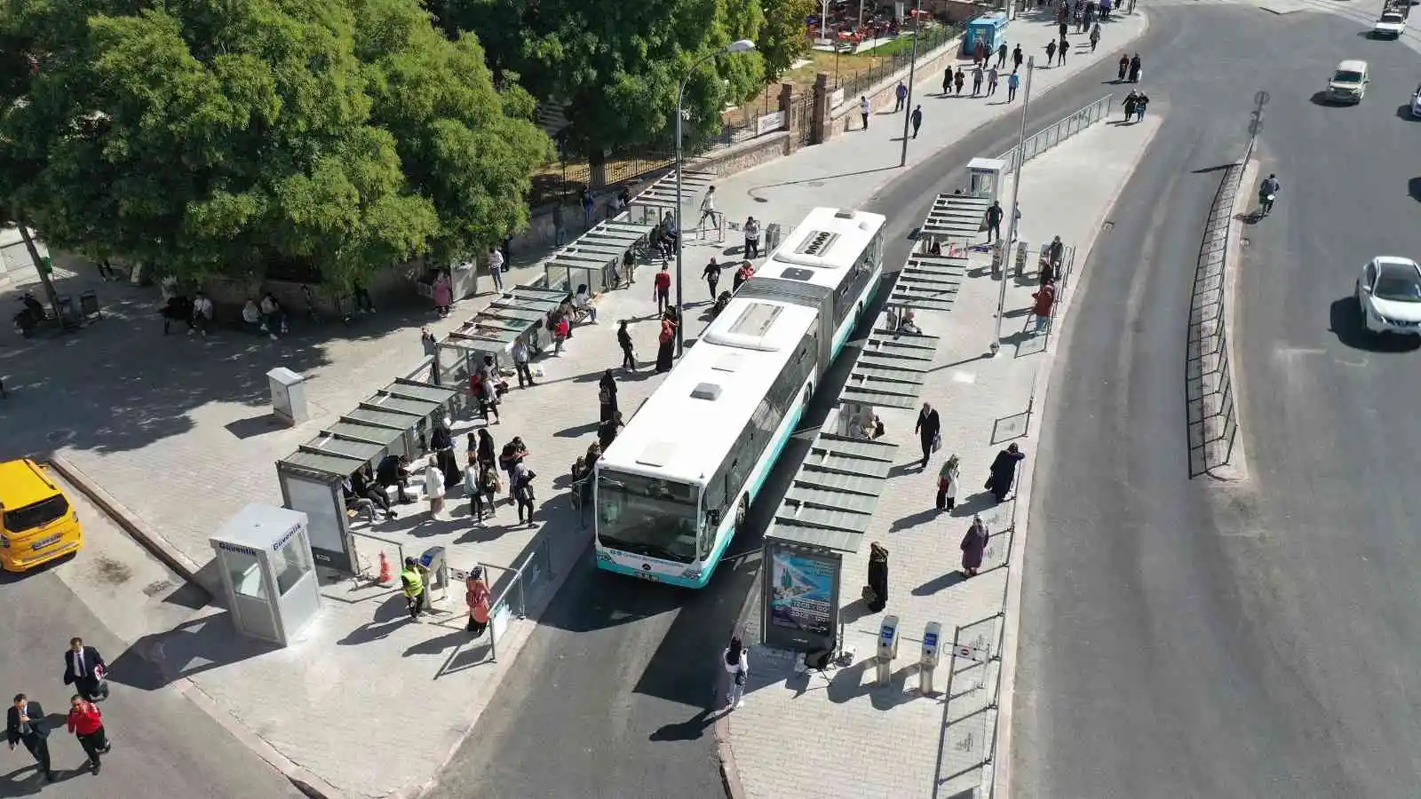 Konya'da turnike sistemiyle otobüslerin bekleme süresi ve karbon emisyonu azaldı
