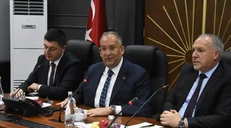 Kosova Kalkınma Bakanı Fikrim Damka DAİB’i ziyaret etti