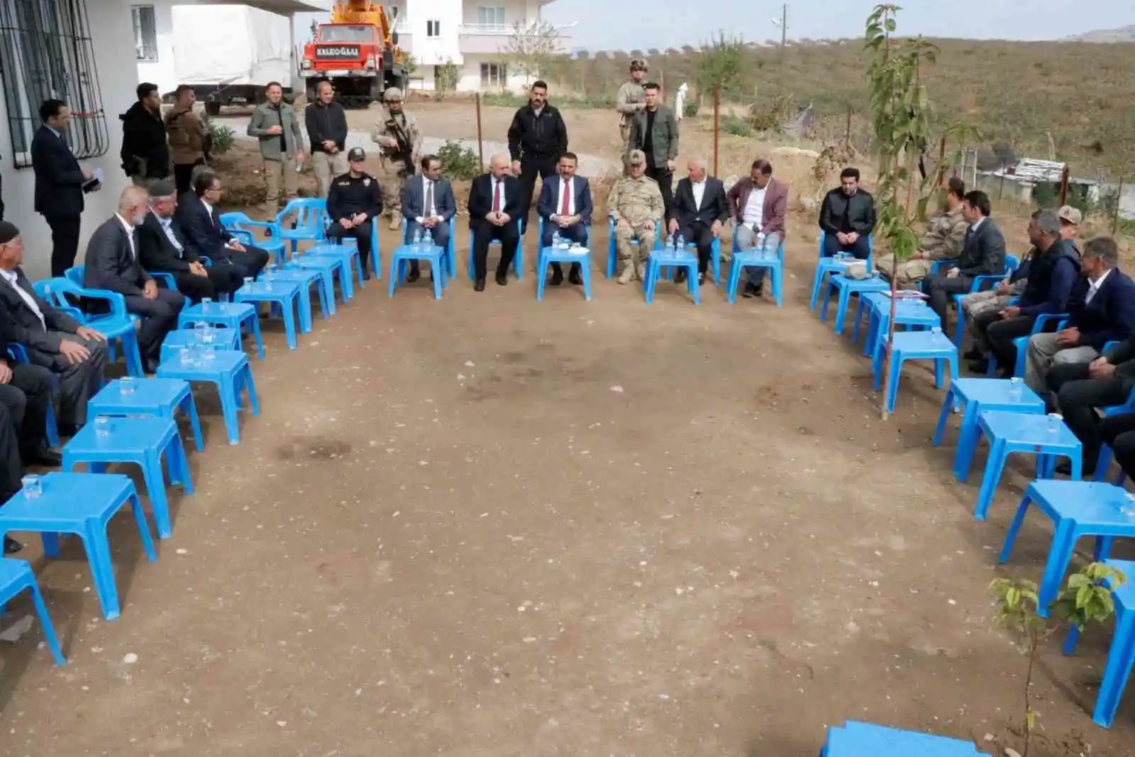 Köy yolları asfaltlandı