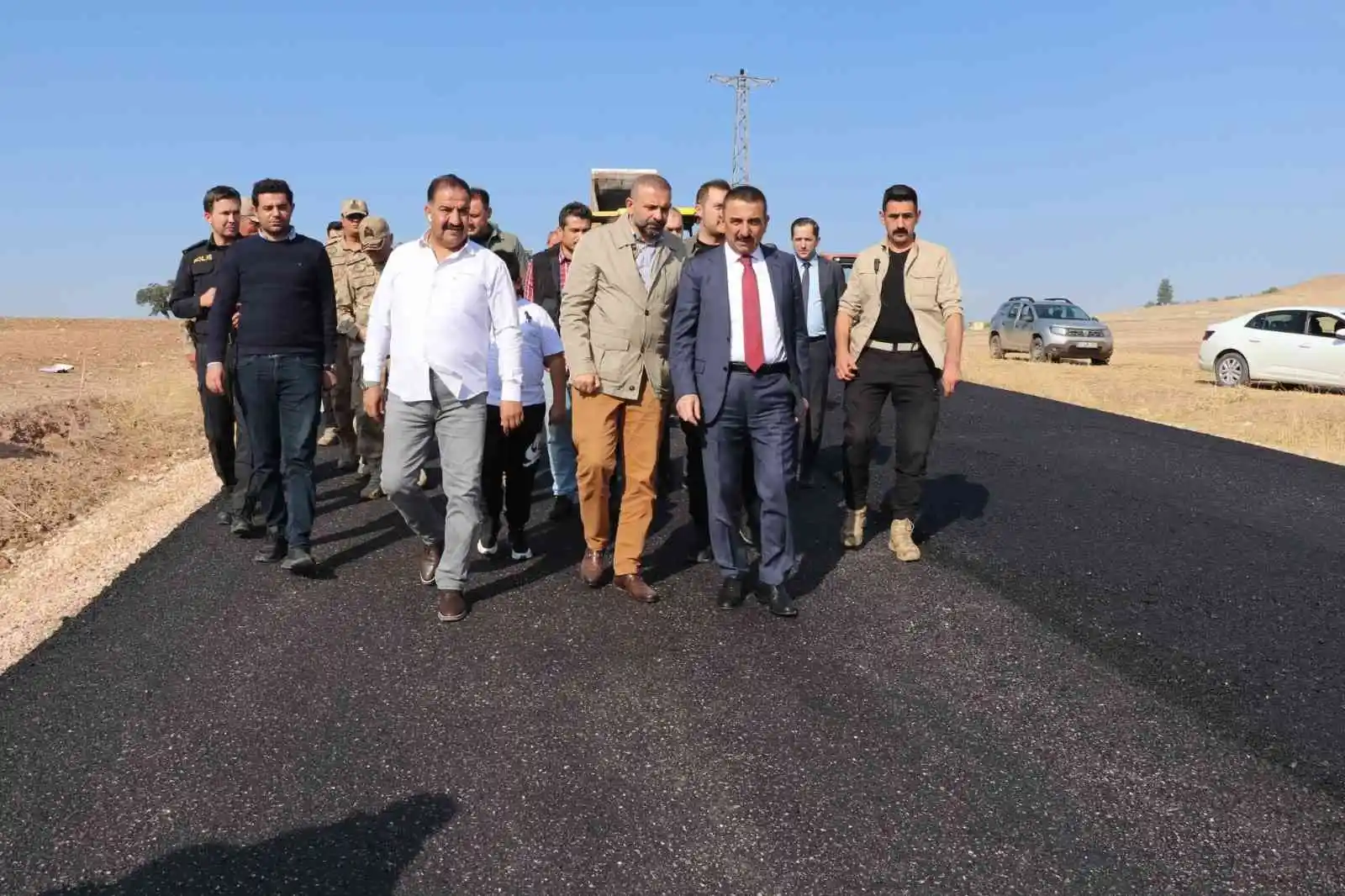 Köy yolları asfaltlandı