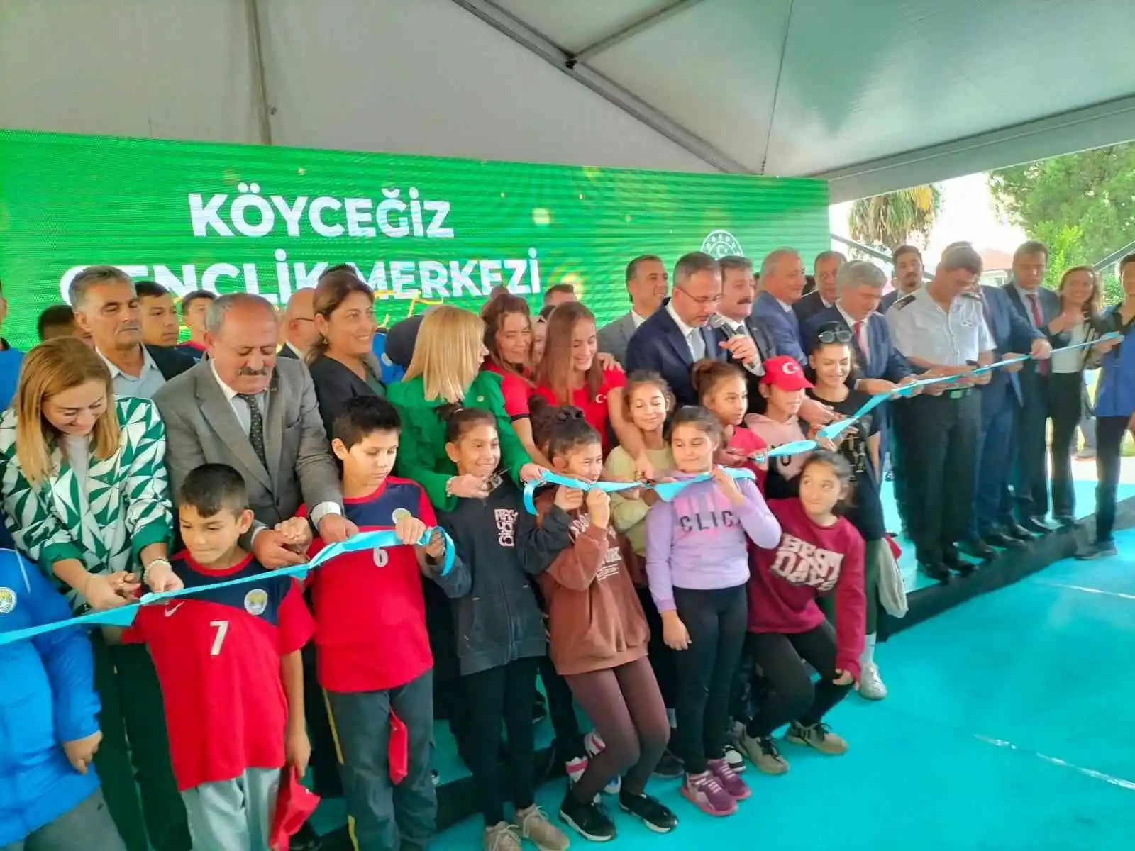 Köyceğiz Gençlik Merkezi ve Spor Salonu açıldı