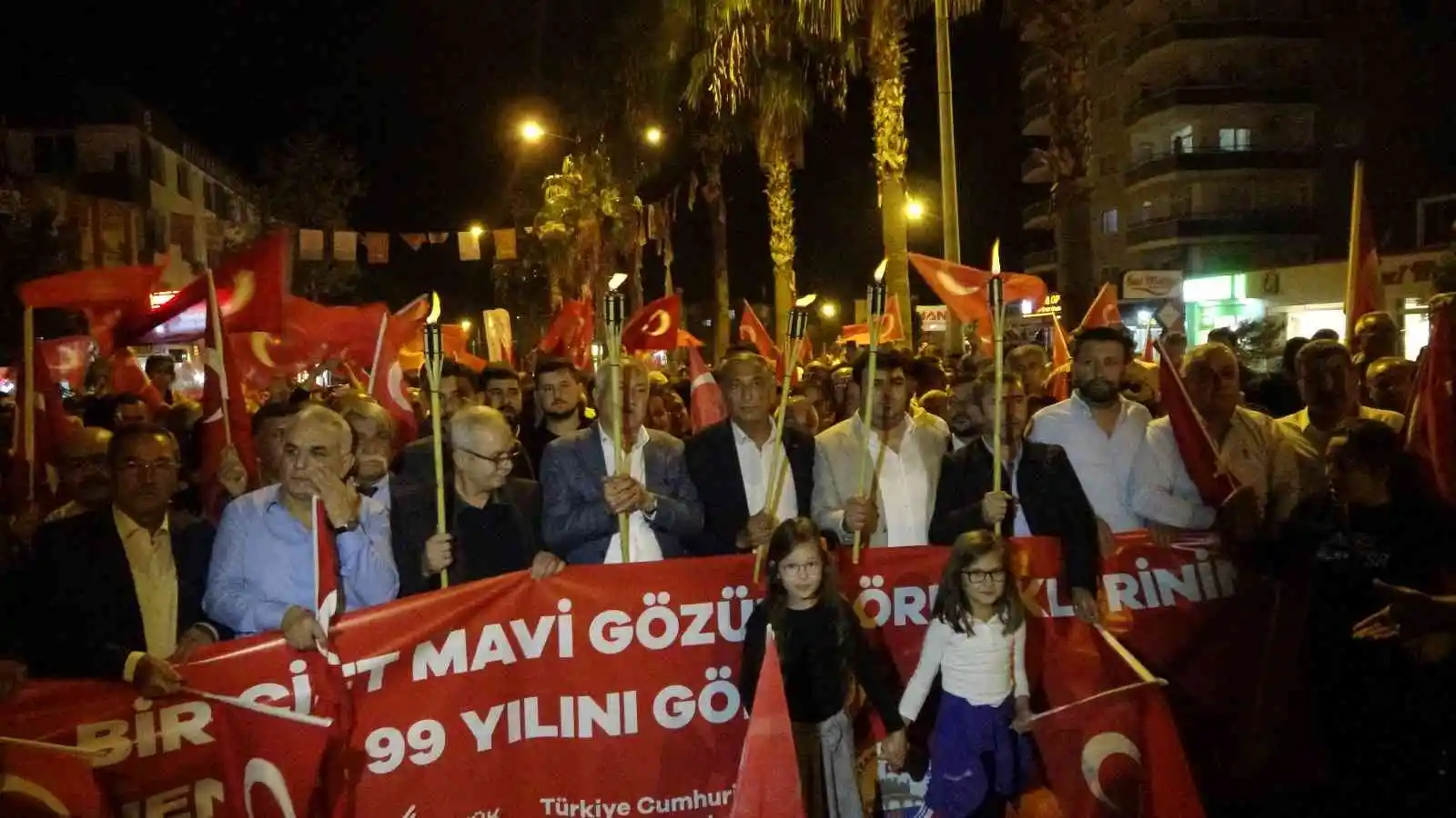 Kozan’da Cumhuriyet coşkusu Haluk Levent konseri ile taçlandı