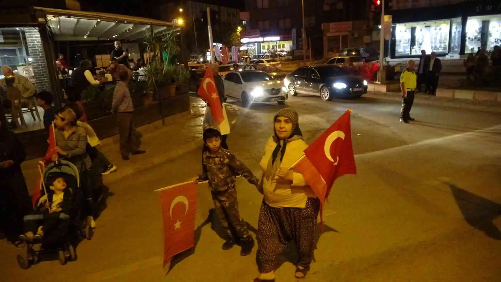 Kozan’da Cumhuriyet coşkusu Haluk Levent konseri ile taçlandı