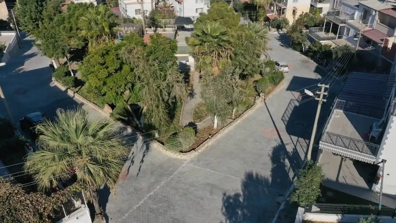 Kuşadası Belediyesi Kadınlar Denizi’ne 6 bin 500 metrekare yeni yol kazandırdı