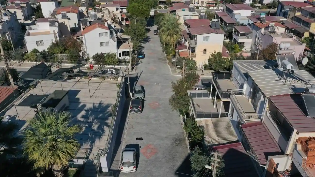 Kuşadası Belediyesi Kadınlar Denizi’ne 6 bin 500 metrekare yeni yol kazandırdı